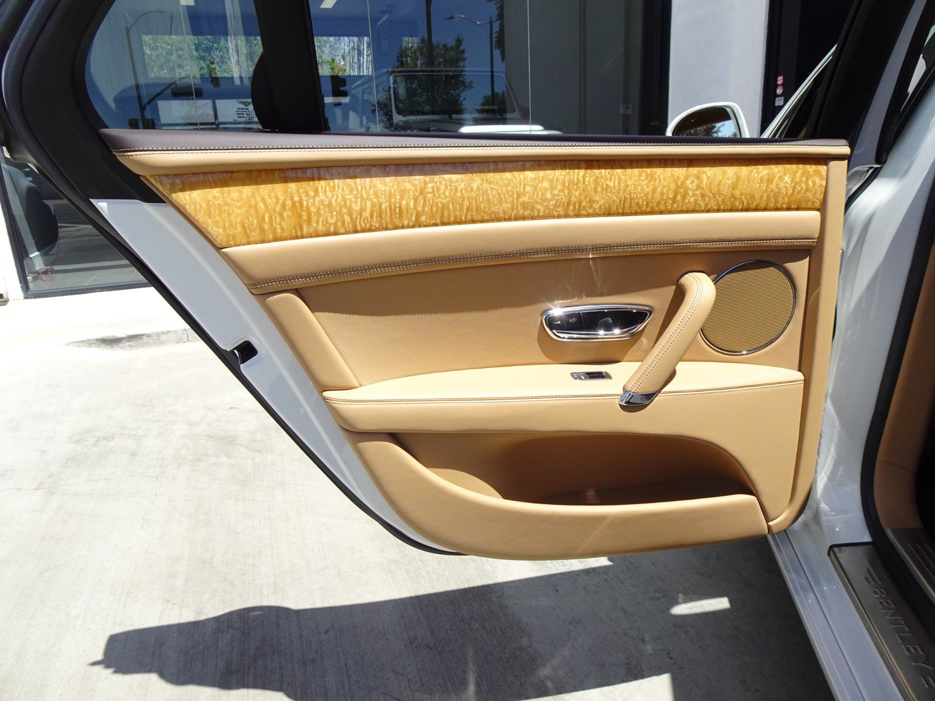 Used 2018 Bentley Flying Spur V8 AWD/4WD image 13