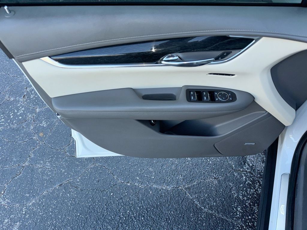Used 2020 Cadillac XT6 Premium Luxury FWD image 15