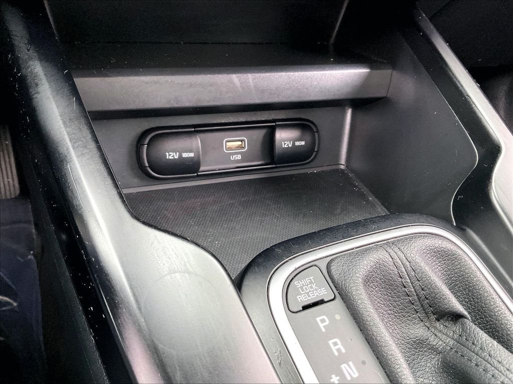 Certified 2024 Kia Soul LX w/ Option Group 015 FWD image 31