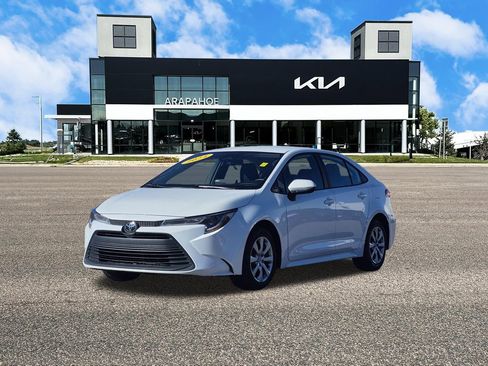 Used 2024 Toyota Corolla LE image 4