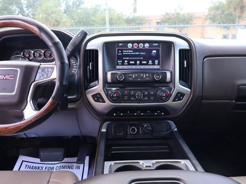 Used 2018 GMC Sierra 1500 SLT w/ Enhanced Driver Alert Package RWD image 15
