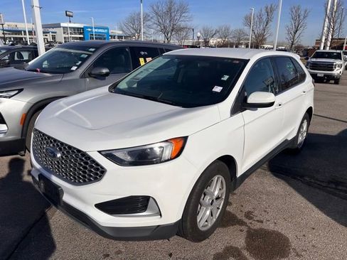Used 2024 Ford Edge SEL image 2