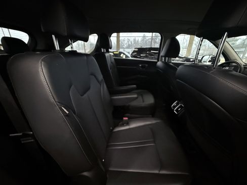Used 2025 Kia Sorento SX image 32