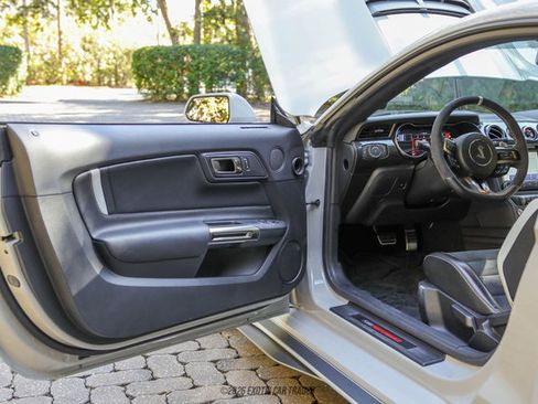 Used 2020 Ford Mustang Shelby GT500 w/ Technology Package image 18