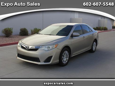 Used 2014 Toyota Camry LE FWD image 1