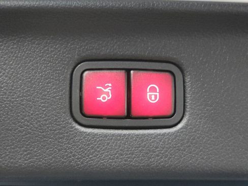 Used 2023 Mercedes-Benz S 580 4MATIC Sedan w/ 3D Technology Package image 36