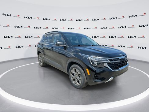 Certified 2024 Kia Seltos S FWD image 2