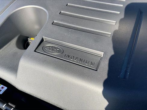 New 2026 Land Rover Defender 110 X-Dynamic SE image 17