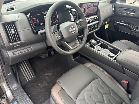 New 2026 Nissan Pathfinder Platinum AWD/4WD image 19