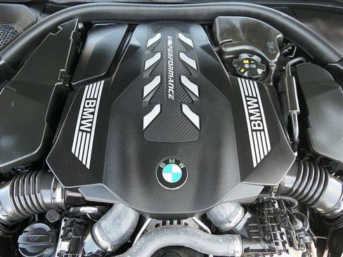 Used 2023 BMW M550i xDrive w/ Executive Package AWD/4WD image 33