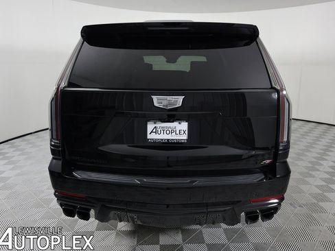 Used 2025 Cadillac Escalade V w/ LPO, ONYX Package image 6
