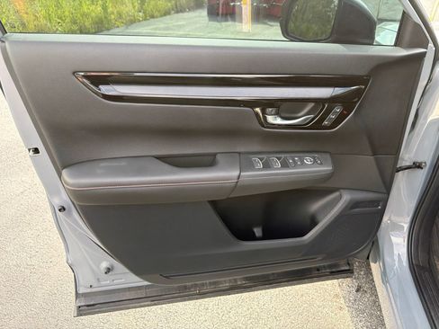 Used 2025 Honda CR-V Sport Touring image 11
