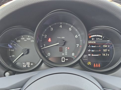 Certified 2025 Porsche Macan image 16