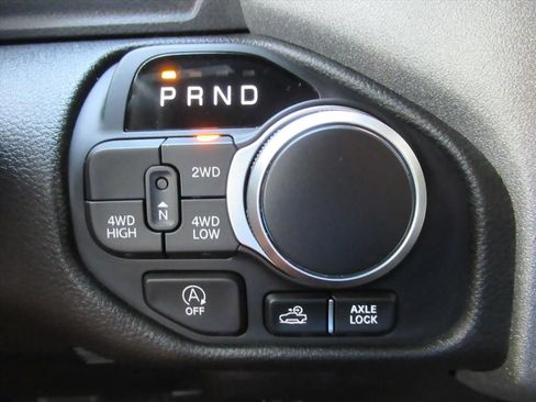 Used 2025 RAM 1500 Warlock AWD/4WD image 24