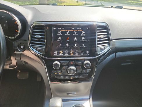 Used 2021 Jeep Grand Cherokee Laredo X image 22