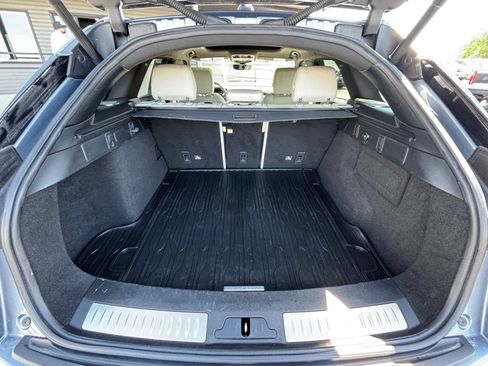 Used 2019 Land Rover Range Rover Velar R-Dynamic SE AWD/4WD image 10