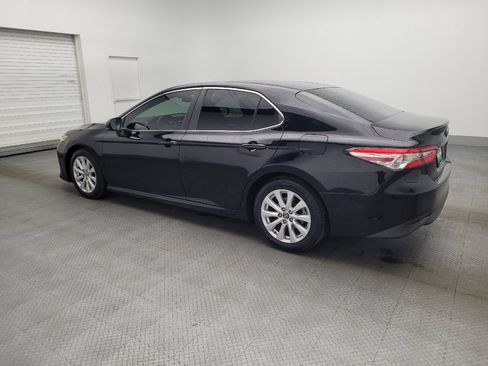 Used 2018 Toyota Camry LE image 3