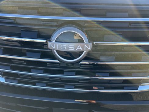 Used 2024 Nissan Rogue Platinum w/ Platinum Premium Package image 10