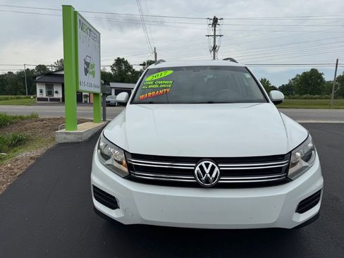 Used 2017 Volkswagen Tiguan S image 2