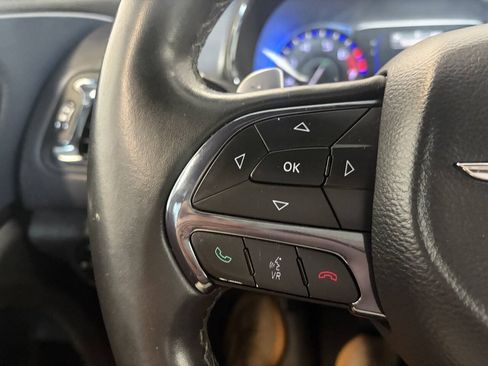Used 2015 Chrysler 200 S FWD image 18