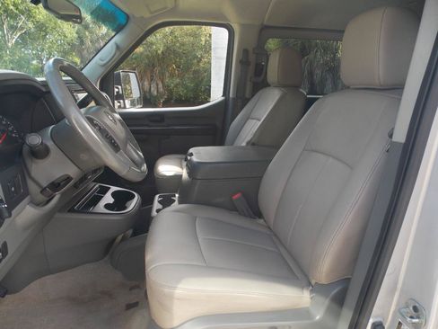 Used 2020 Nissan NV 3500 SL RWD image 13