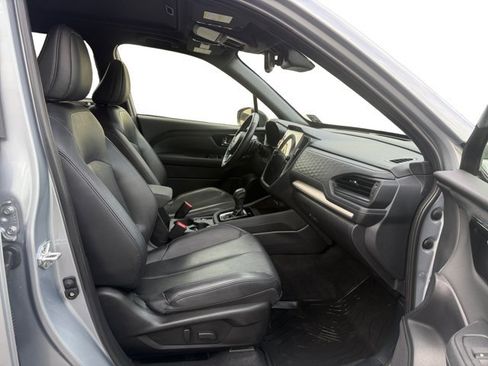 Used 2025 Subaru Forester Limited AWD/4WD image 12