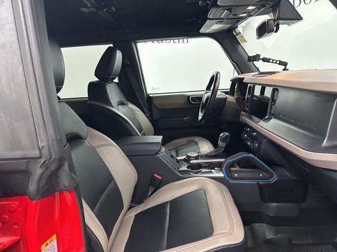 Used 2024 Ford Bronco Wildtrak image 29