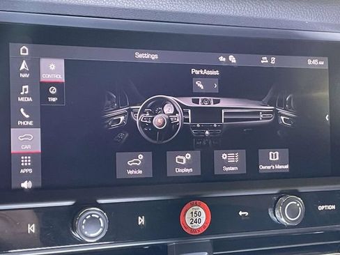 Certified 2026 Porsche Macan AWD/4WD image 30