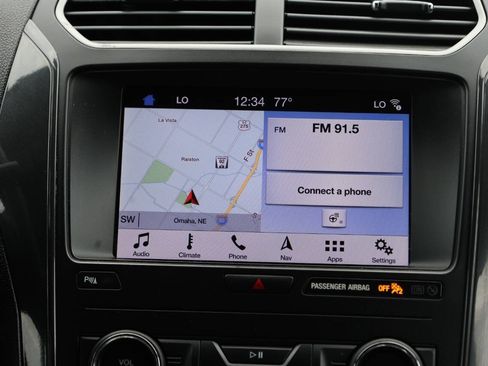 Used 2019 Ford Explorer XLT w/ Equipment Group 202A AWD/4WD image 21