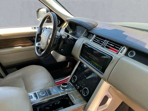 Used 2019 Land Rover Range Rover HSE image 20