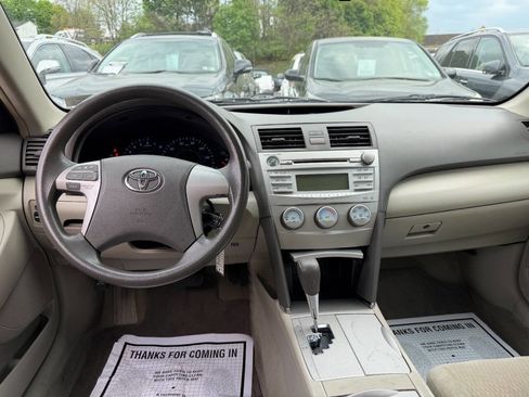 Used 2010 Toyota Camry LE FWD image 32