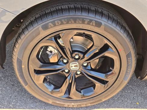 Certified 2025 Honda Accord SE image 10