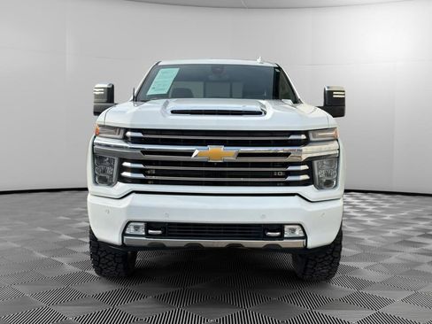 Used 2020 Chevrolet Silverado 2500 High Country w/ Technology Package image 2
