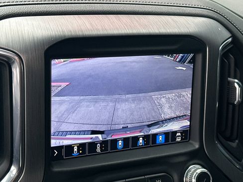 Used 2022 GMC Sierra 3500 Denali w/ Denali Black Diamond Edition AWD/4WD image 18