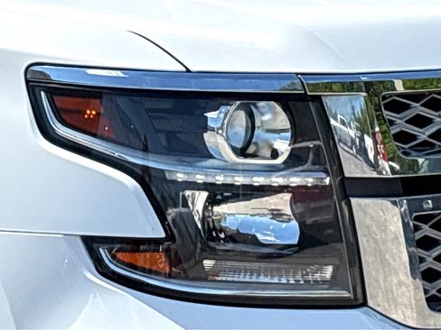 Used 2018 Chevrolet Tahoe LT w/ LT Signature Package image 21