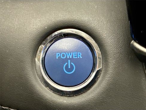 Used 2022 Toyota Highlander LE FWD image 18