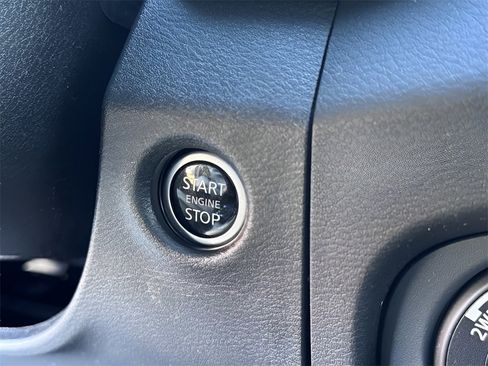 Used 2024 Nissan Frontier PRO-4X w/ Off-Road Protection Package image 31