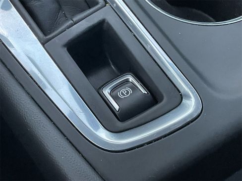 Used 2023 Chevrolet Equinox LT image 23