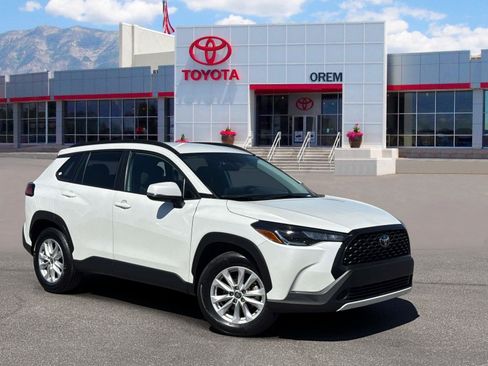 Used 2024 Toyota Corolla Cross LE AWD/4WD image 1
