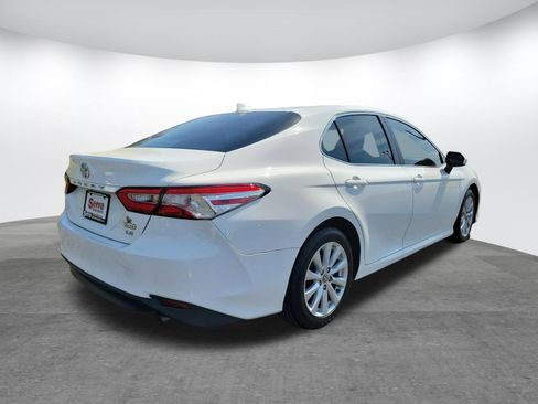 Used 2020 Toyota Camry LE image 19