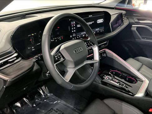 Certified 2025 Audi Q5 Prestige image 17