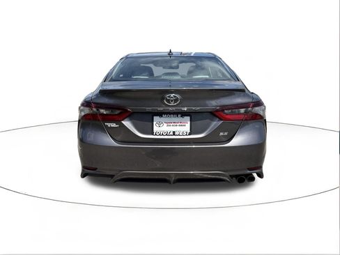 Used 2024 Toyota Camry SE FWD image 4