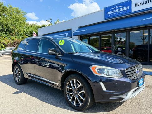 Used 2017 Volvo XC60 T6 Dynamic w/ Preferred Option Package AWD/4WD image 13