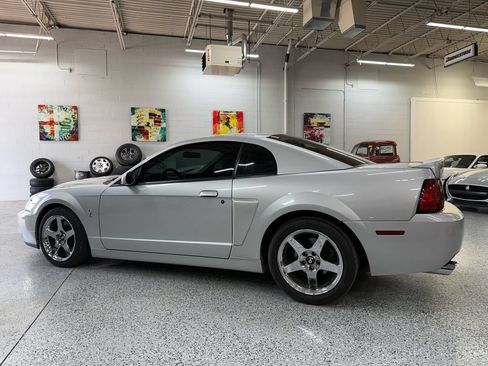 Used 2003 Ford Mustang Cobra RWD image 3