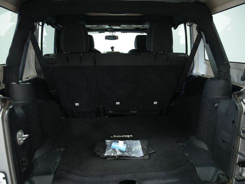 Used 2016 Jeep Wrangler Unlimited Sahara w/ Max Tow Package AWD/4WD image 17
