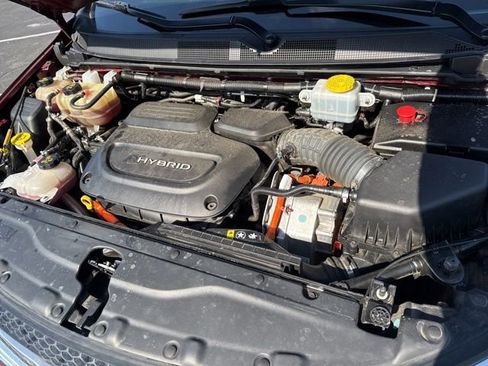 Used 2020 Chrysler Pacifica Limited w/ Advanced Safetytec Group FWD image 30