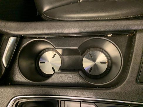 Used 2022 Cadillac XT6 Premium Luxury image 37