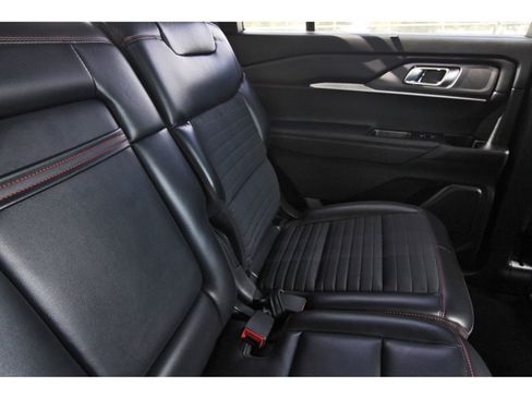 Used 2025 Ford Explorer ST-Line w/ Premium Package RWD image 15