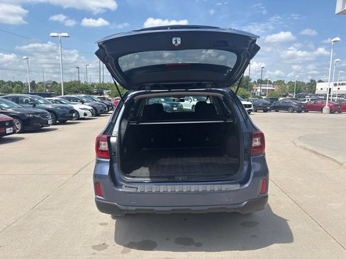 Used 2017 Subaru Outback 2.5i Premium AWD/4WD image 36