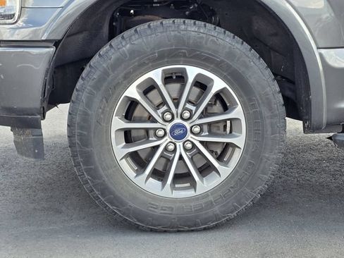 Used 2019 Ford F150 XLT w/ Equipment Group 302A Luxury AWD/4WD image 8